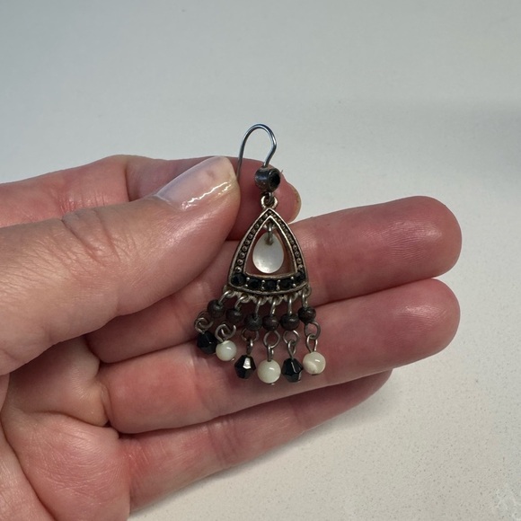 Black white silver beaded drop dangle earrings - Picture 5 of 6